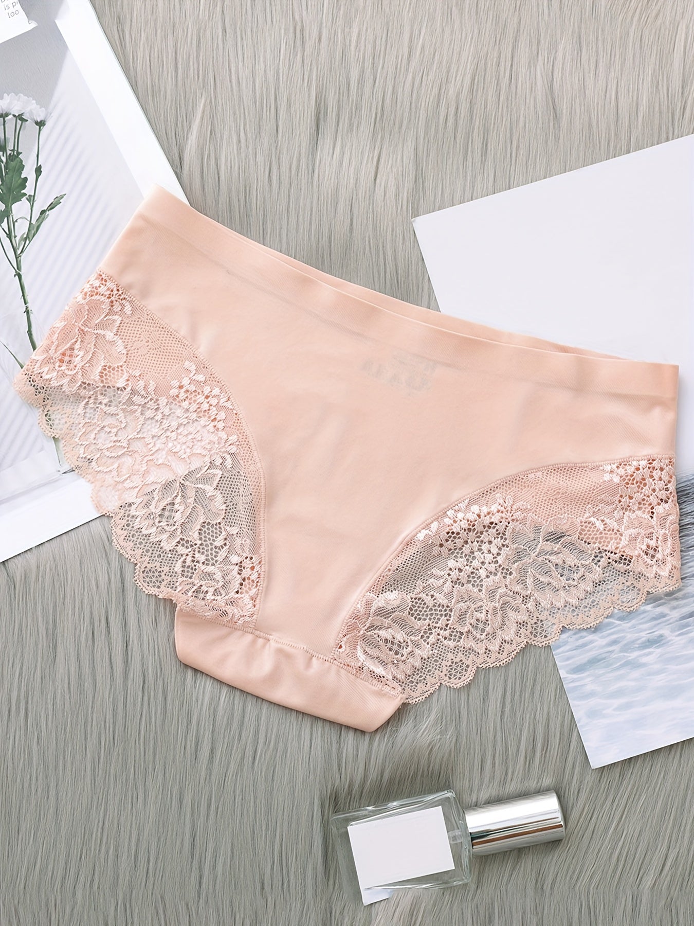 Set of 5 Women'S Seamless Lace Panties in Solid Colors, Featuring a Triangle Cut And Short Style.