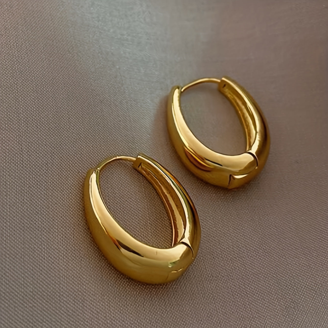 1 Pair, Vintage & Simply Style, Golden Glossy Hoop Earrings For Ladies, Fashion Temperament Zinc Alloy Ear Buckles For Banquet & Daily Wear, Perfect Gift