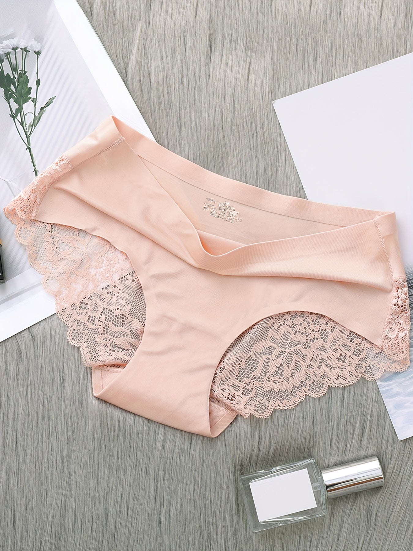 Set of 5 Women'S Seamless Lace Panties in Solid Colors, Featuring a Triangle Cut And Short Style.
