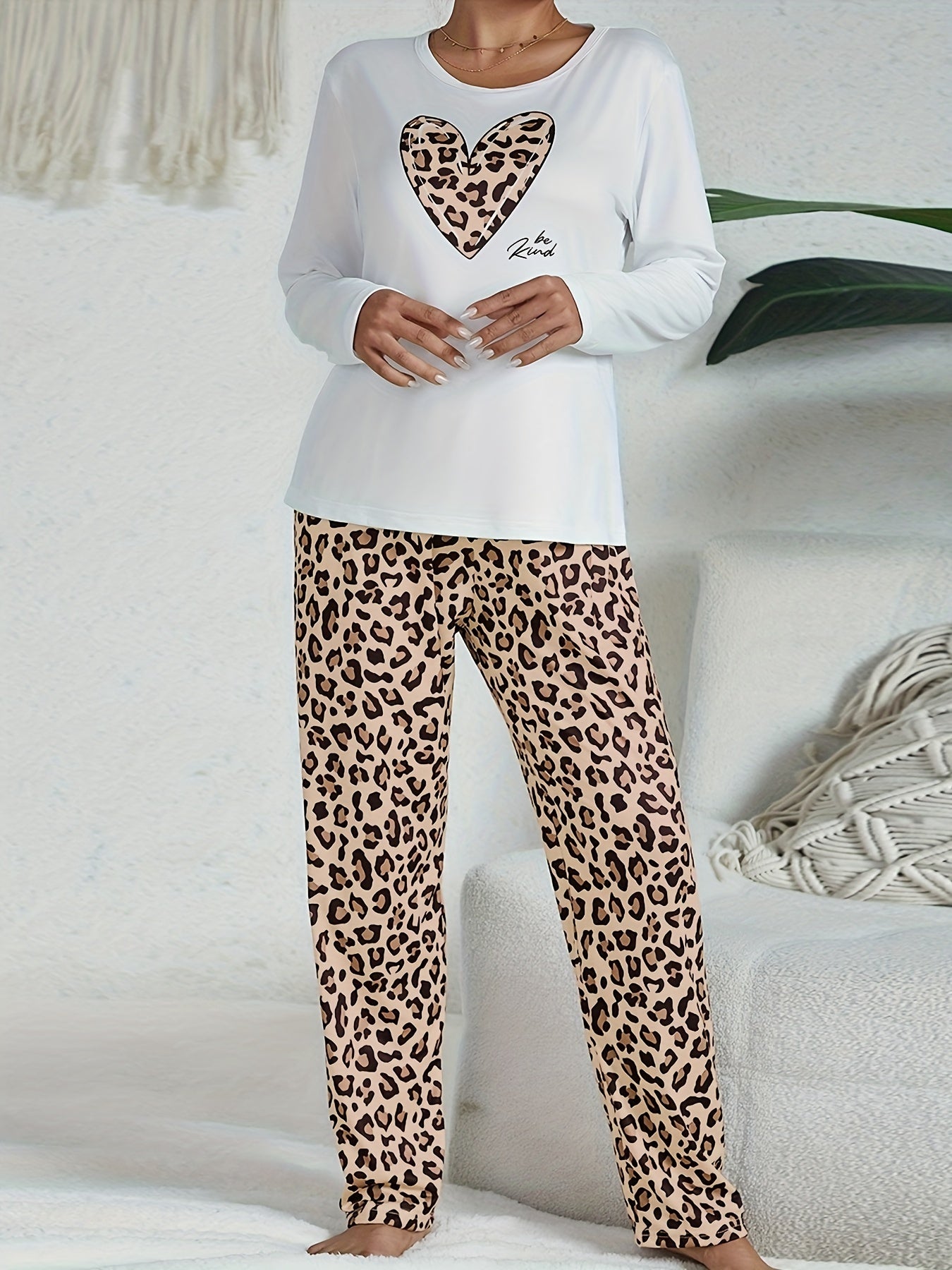 Casual Leopard Pajama Set, Long Sleeve Heart Print Top & Pajama Pants, Women's Sleepwear & Loungewear