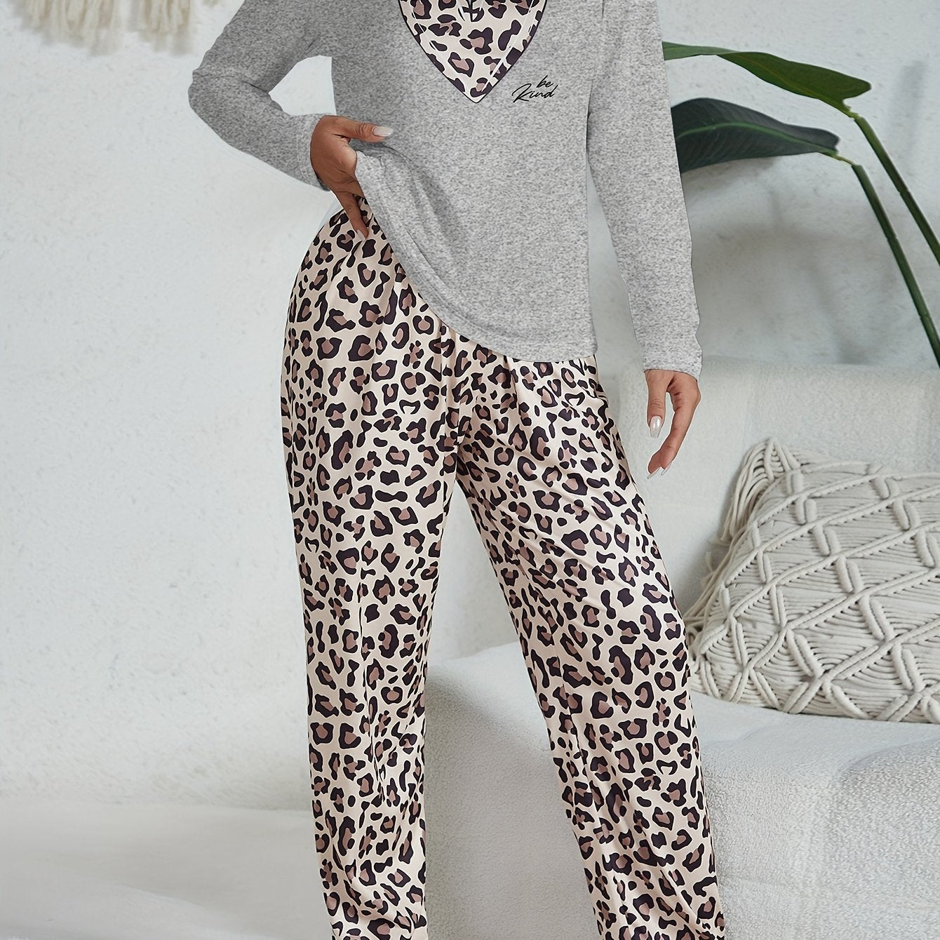 Casual Leopard Pajama Set, Long Sleeve Heart Print Top & Pajama Pants, Women's Sleepwear & Loungewear