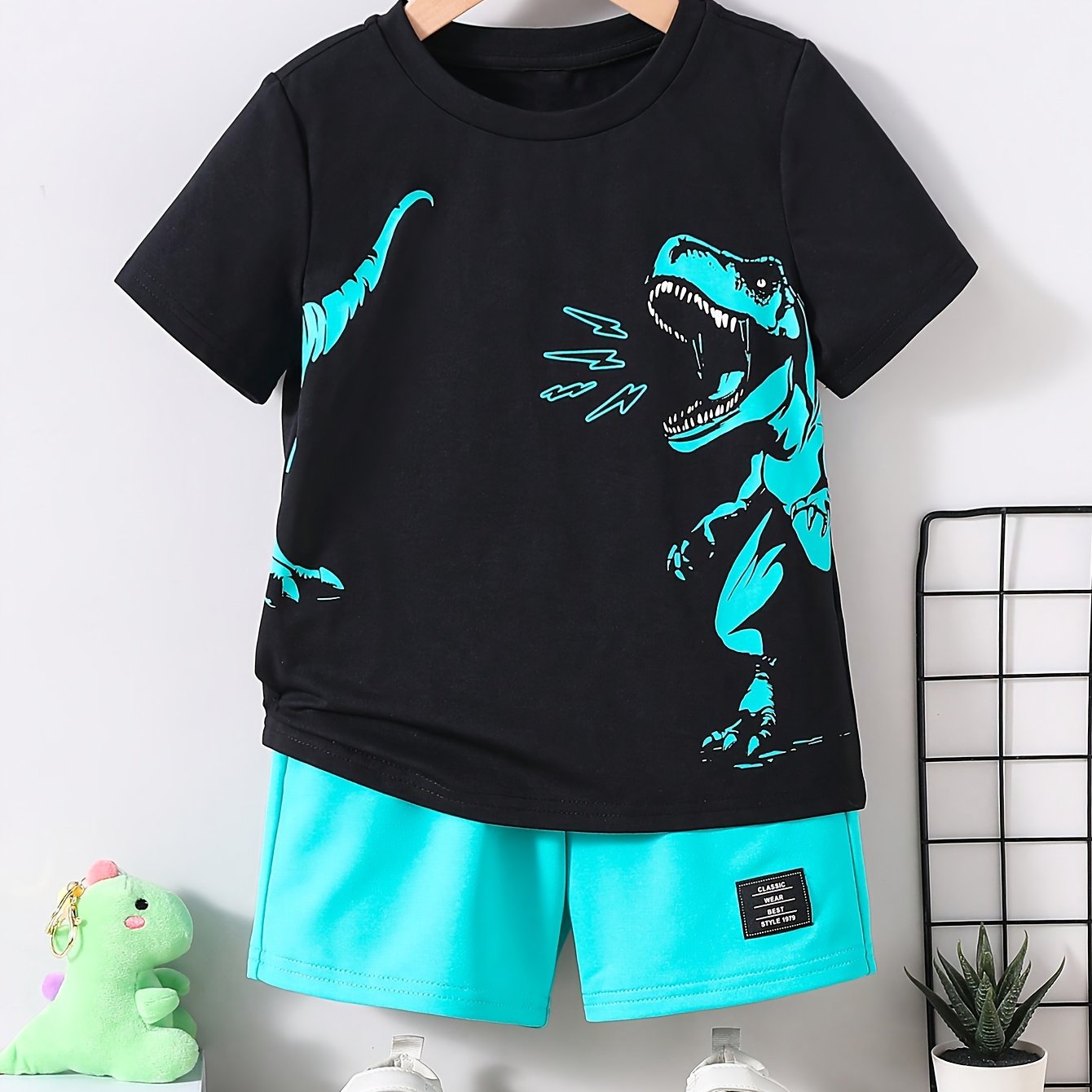 Boys' Dinosaur Print Casual T-Shirt & Shorts Set - Comfy Polyester Blend, Machine Washable - Perfect for Summer, Perfect for Outdoor