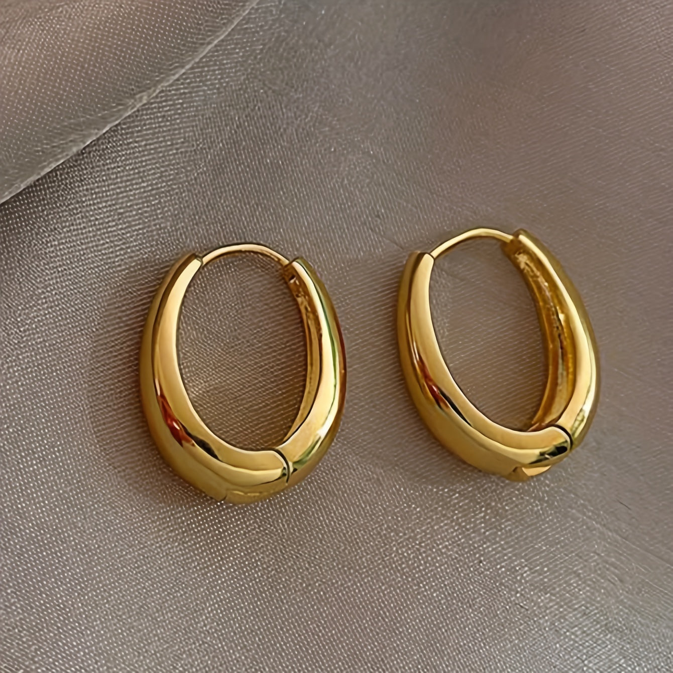 1 Pair, Vintage & Simply Style, Golden Glossy Hoop Earrings For Ladies, Fashion Temperament Zinc Alloy Ear Buckles For Banquet & Daily Wear, Perfect Gift